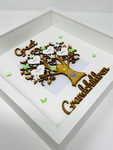 Load image into Gallery viewer, Great Grandchildren Family Tree Frame - Green Classic