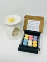 Load image into Gallery viewer, Floral Soy Wax Melt Hearts - Personalised Message