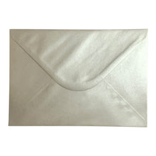 Load image into Gallery viewer, Wedding Day Card - Bride &amp; Groom Luxury Greeting Personalised - Sweeping Heart
